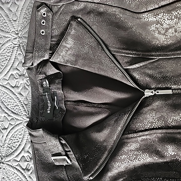 NWOT Torrid size 0 Studio Ponte Knit Snake Skin Moto Jacket - Picture 4 of 8